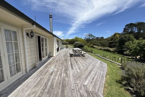 Photo of property in 57 Candia Road, Henderson Valley, Auckland, 0614