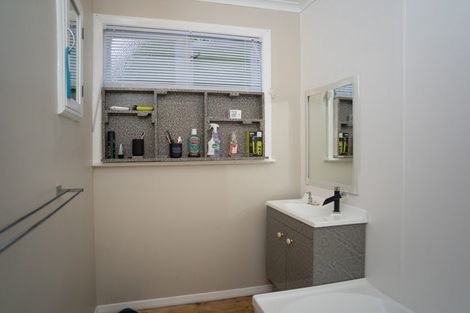 Photo of property in 16 Manchester Street, Patea, 4520