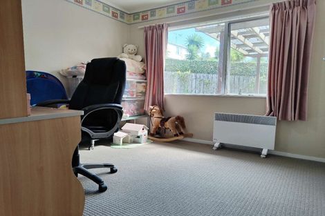 Photo of property in 72 Granville Drive, Massey, Auckland, 0614