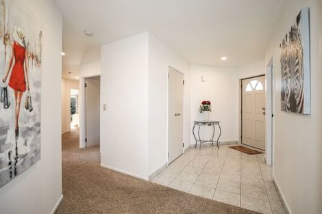Photo of property in 77 Harvey Street, Waipahihi, Taupo, 3330