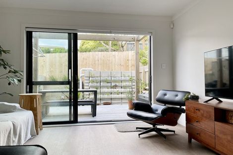 Photo of property in 4/8 James Laurie Street, Henderson, Auckland, 0612