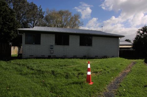 Photo of property in 20 Pukeroa Place, Papakura, 2110