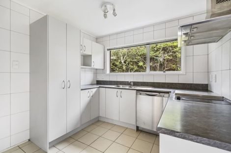 Photo of property in 2/9 Paruru Avenue, Northcote, Auckland, 0627