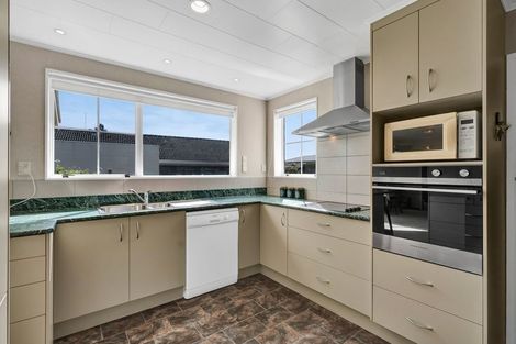 Photo of property in 13 Quin Crescent, Hawera, 4610