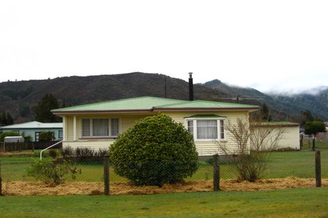Photo of property in 1 Mace Street, Reefton, 7830