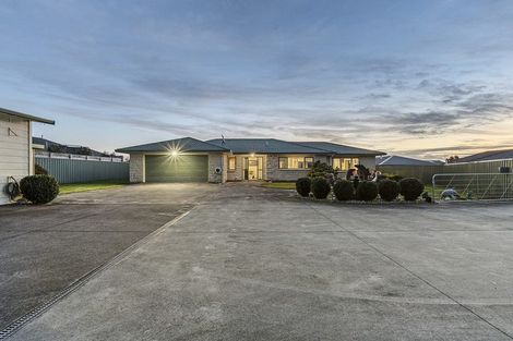 Photo of property in 11 Desmond Place, Bell Block, New Plymouth, 4312