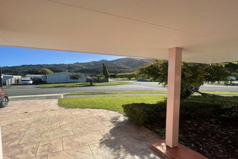 Photo of property in 1 Laredo Grove, Totara Park, Upper Hutt, 5018