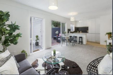 Photo of property in 4/24 Dawnhaven Drive, Te Atatu Peninsula, Auckland, 0610