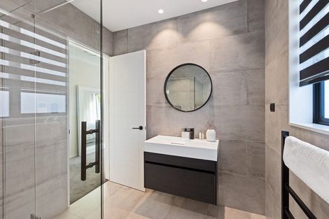 Photo of property in 7 Syd Grant Crescent, Orewa, 0931