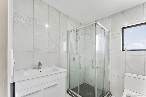 Photo of property in 18 Pistachio Place, Goodwood Heights, Auckland, 2105