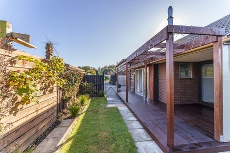 Photo of property in 2/49 Sarabande Avenue, Redwood, Christchurch, 8051