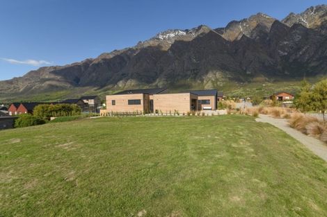 Photo of property in 21 Mckellar Drive, Jacks Point, Queenstown, 9371