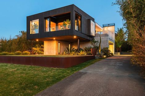 Photo of property in 30 Nihinihi Avenue, Raglan, 3225