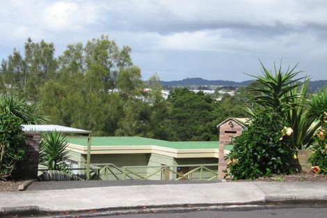 Photo of property in 7 Shona Place, Henderson, Auckland, 0612