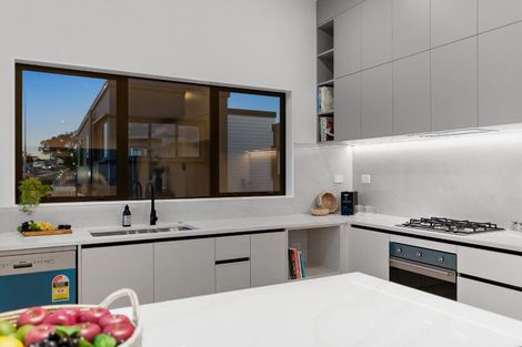 Photo of property in 935a Whangaparaoa Road, Manly, Whangaparaoa, 0930