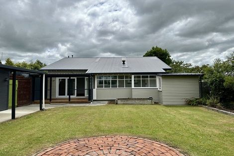 Photo of property in 42 Puriri Terrace, Roslyn, Palmerston North, 4414