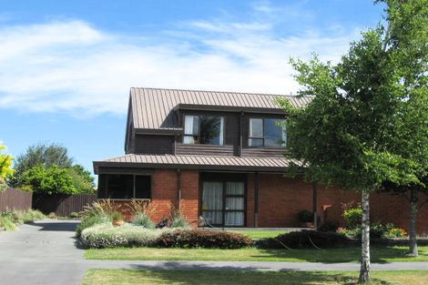 Photo of property in 76 Apsley Drive, Avonhead, Christchurch, 8042