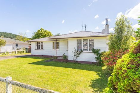 Photo of property in 3 Makuri Street, Mangatainoka, Pahiatua, 4982