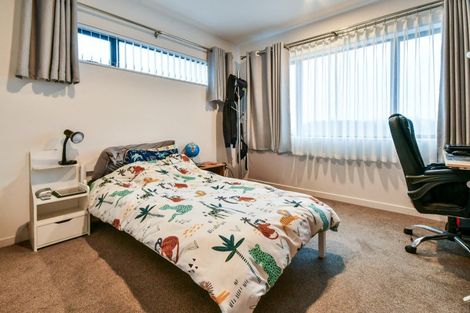 Photo of property in 14 Henriette Place, The Gardens, Auckland, 2105