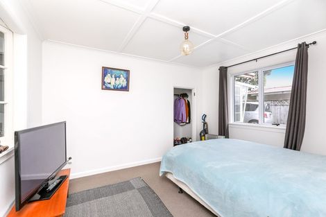 Photo of property in 2 Karamu Street, Strandon, New Plymouth, 4312