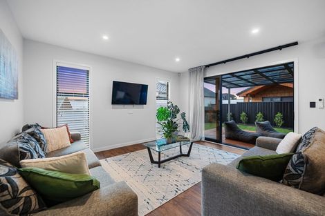 Photo of property in 2a Roland Road, Greenhithe, Auckland, 0632