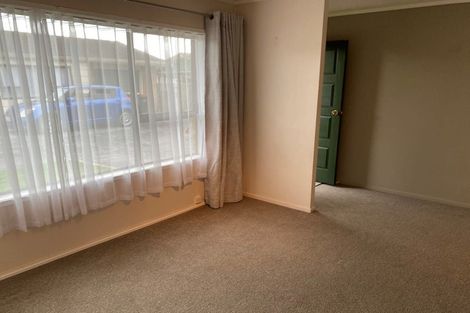 Photo of property in 1/2 Short Street, Papakura, 2110