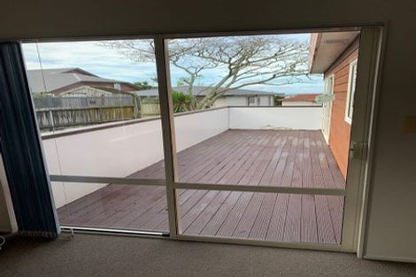 Photo of property in 5 St Thomas More Lane, Glenfield, Auckland, 0629