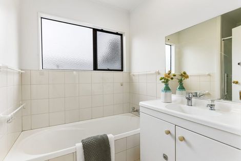 Photo of property in 1/13 Park Road, Glenfield, Auckland, 0629