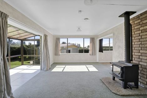 Photo of property in 8 Denmark Terrace, Midhirst, Stratford, 4394
