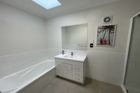 Photo of property in 29 Verdale Circle, Glen Eden, Auckland, 0602