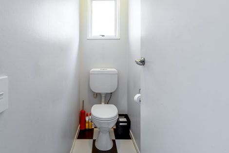 Photo of property in 2/22 Hobby Avenue, Birkdale, Auckland, 0626