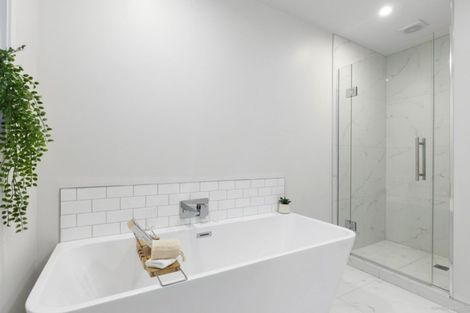 Photo of property in 56e Nicholson Road, Khandallah, Wellington, 6035