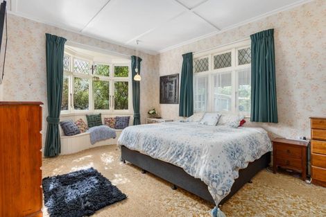 Photo of property in 6 Ross Street, Marton, 4710