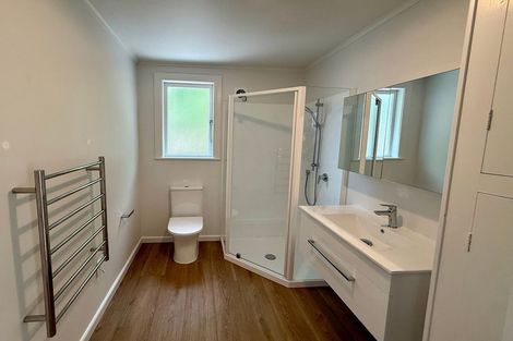 Photo of property in 212 Beach Haven Road, Beach Haven, Auckland, 0626