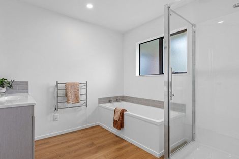 Photo of property in 2/14 Farquhars Road, Redwood, Christchurch, 8051