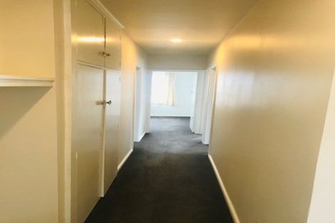 Photo of property in 4 Shirldale Place, Avonhead, Christchurch, 8042