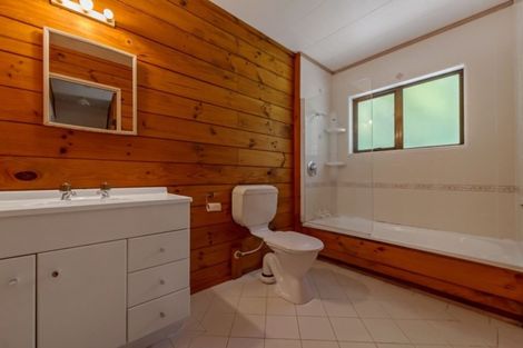 Photo of property in 24a Otanerua Road, Hatfields Beach, Orewa, 0931