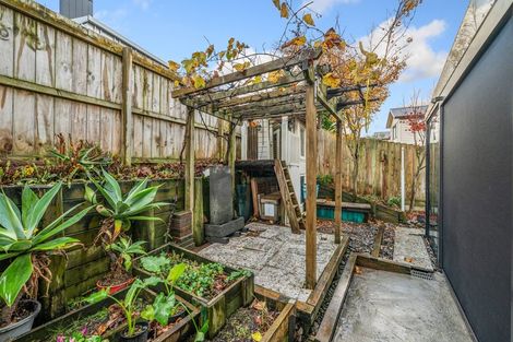 Photo of property in 89 Cambridge Terrace, Papatoetoe, Auckland, 2025
