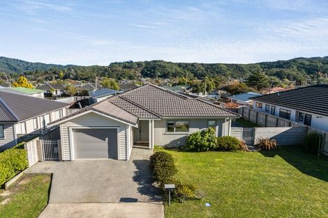 Photo of property in 11 Henrietta Maxwell Grove, Wainuiomata, Lower Hutt, 5014
