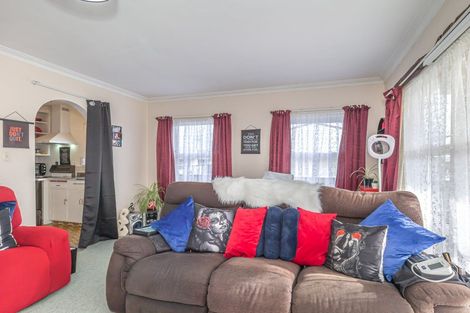 Photo of property in 32 Kent Street, Levin, 5510
