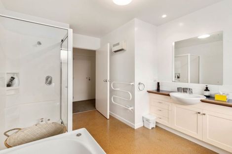 Photo of property in 18 Little Oak Common, Wanaka, 9305