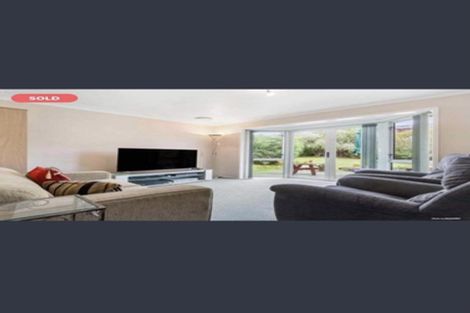 Photo of property in 9 Forsythe Place, Massey, Auckland, 0614