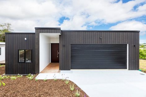 Photo of property in 35 Laly Haddon Place, Matakana, 0985