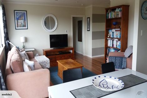 Photo of property in 137 Ruskin Road, Newlands, Wellington, 6037