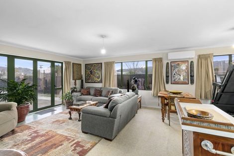 Photo of property in 5a Massey Street, Elderslea, Upper Hutt, 5018