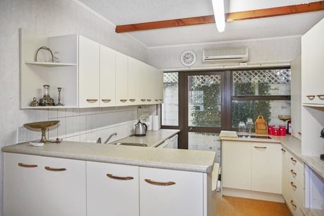 Photo of property in 6 Kowhai Place, Pukekohe, 2120