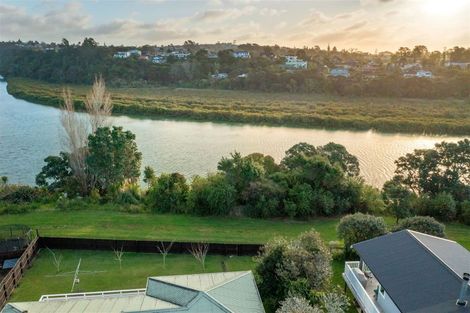 Photo of property in 20 Renata Crescent, Te Atatu Peninsula, Auckland, 0610