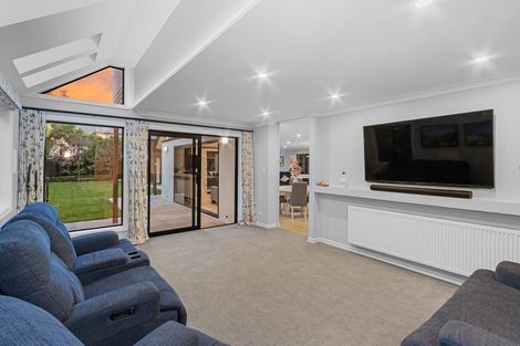 Photo of property in 7 Glandovey Road, Fendalton, Christchurch, 8052