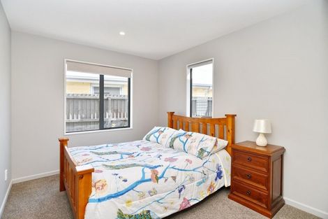 Photo of property in 2 Strone Close, Broomfield, Christchurch, 8042