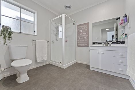 Photo of property in 30 Kent Street, Levin, 5510